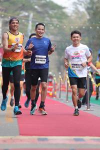 BIB: 2050, 42195, 48318, 46272
                            <button type="button" onclick="openModal(8107815)" class="btn btn-primary btn-sm float-right btn-popup" data-toggle="modal" data-target=".modal-high-quality">
                        <i class="fas fa-shopping-cart"></i> Add to Cart
                    </button>
                                            <button type="button" onclick="isThisMe(8107815, true)" class="btn btn-success btn-sm float-right btn-popup btn-isme hidden" data-toggle="tooltip" data-placement="bottom" title="นี่คือรูปของคุณใช่ไหม คลิกที่นี่เพื่อเอาเข้าอัลบั้ม">
                        <i class="fas fa-plus"></i> Add to album
                    </button>
                    <button type="button" onclick="isThisMe(8107815, false)" class="btn btn-warning btn-sm float-right btn-popup btn-isnotme hidden">
                        <i class="fas fa-ban"></i> Remove from album
                    </button>